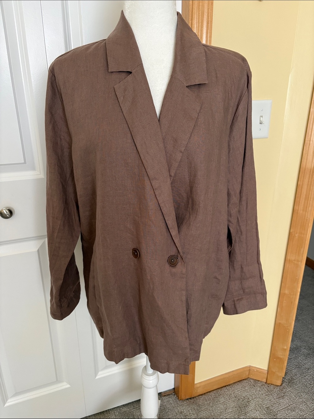Eileen Fisher Brown Relaxed Double-Breasted Linen-Blend Blazer